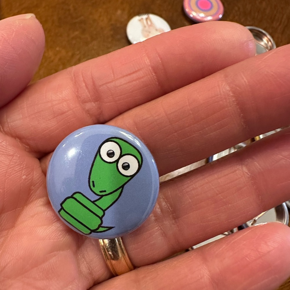 Colorful Cartoon Character Button Set - Picture 8 of 9